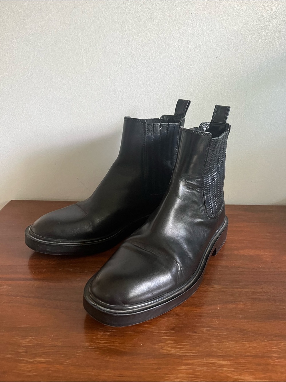 Zara Black Leather Chelsea Boots